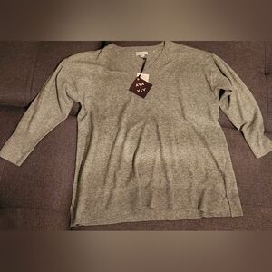 Ava & Viv Women's V-Neck Gray Sweater